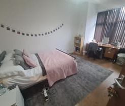 6 Bed - 53 Chestnut Avenue, Hyde Park, Leeds - LS6 1AZ - Student - Photo 1