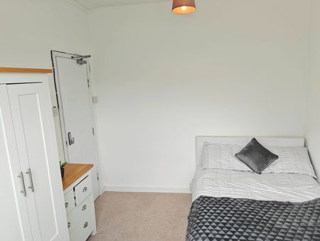 Room in a Shared House, Wilton Road, RG30 - Photo 5