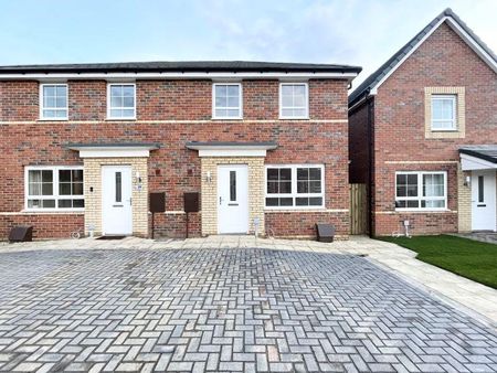 3 bedroom semi-detached house to rent - Photo 5