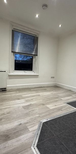 1 Bed Flat, Tennyson Road, SO17 - Photo 1