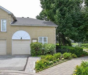 3 BED + 2.5 BATH TOWNHOUSE BRAMPTON - Photo 3