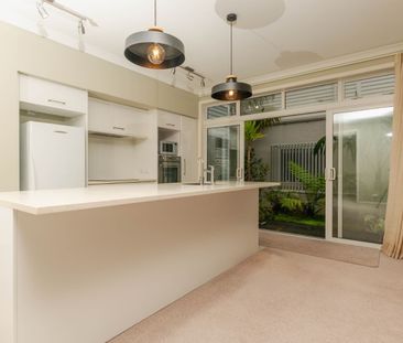 High End Apartment in the Heart of Orewa - Photo 6