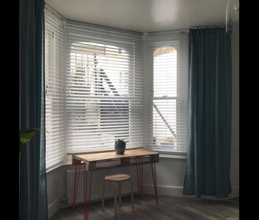 Studio Flat, Shepherds Bush, W12 - Photo 1