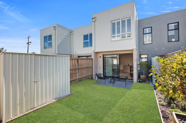 4 Shoreline Avenue, Edithvale VIC 3196 - Townhouse For Rent | Domain - Photo 1