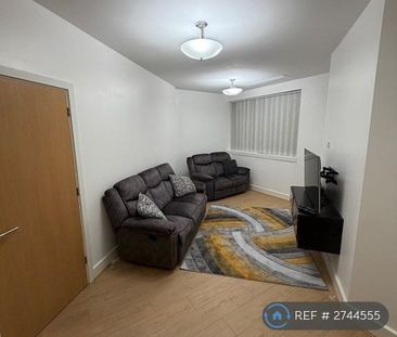 2 bedroom flat to rent - Photo 2
