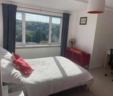 2 Bed Flat, Huntersdale, BS9 - Photo 1