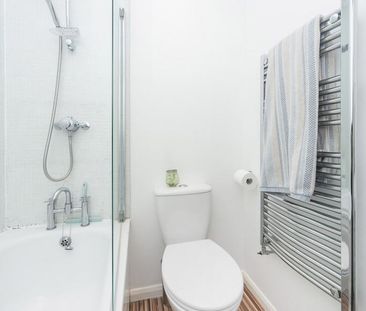 2 bedroom apartment to rent - Photo 6