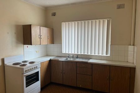 Conveniently Located One Bedroom Apartment - Photo 4