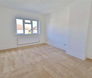 Oyster Lane, Byfleet, West Byfleet, Surrey, KT14 - Photo 3