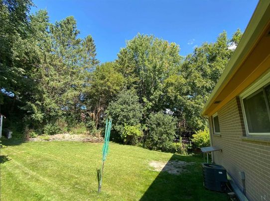 For Lease - 331 Roywood Crescent Unit# MAIN, Newmarket, Ontario - Photo 1