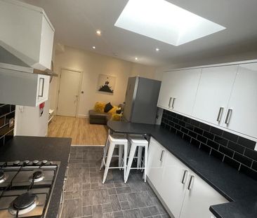 1 bedroom in a house share to rent - Photo 5