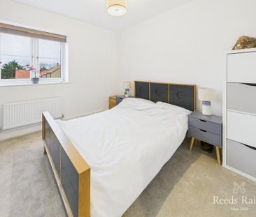 2 bedroom semi-detached house to rent - Photo 3