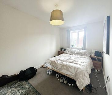 3 bedroom semi-detached house to rent - Photo 5