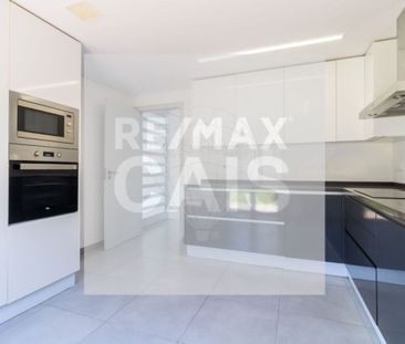 Luxury House for rent in Cascais, Portugal - Photo 2