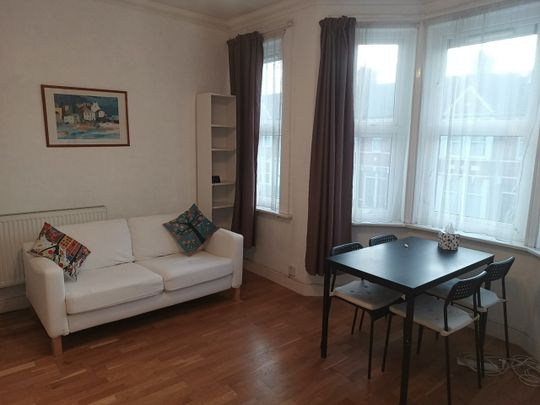 2 Bed Flat, Sandringham Road, NW2 - Photo 1