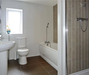 4 bedroom detached house to rent - Photo 3