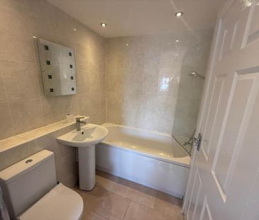 4 bedroom terraced house to rent - Photo 6