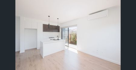 2/1 Taylors Avenue, Reservoir - Photo 4