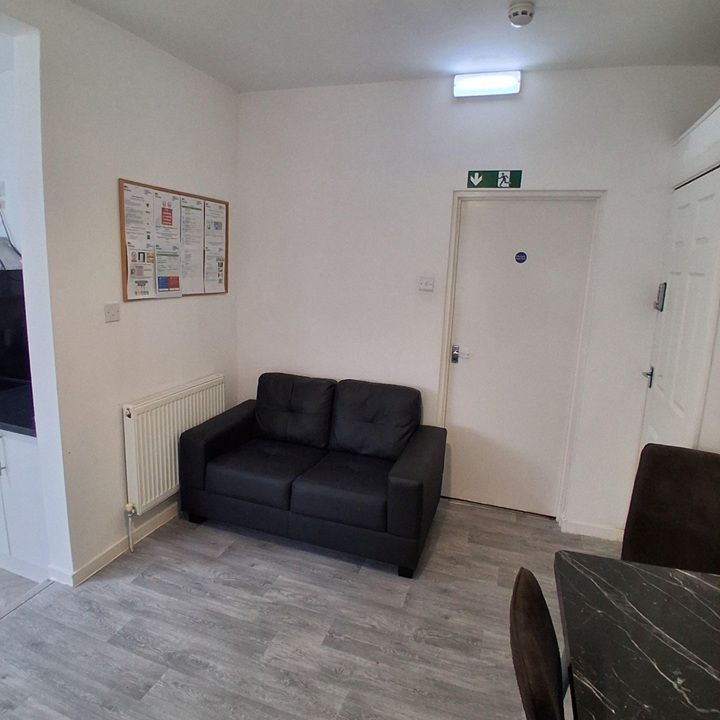 Room in a Shared House, Dordans Road, LU4 - Photo 1