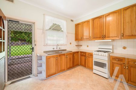 49 Carolyn Street, Adamstown Heights - Photo 4