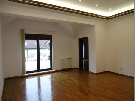 Compound villa - Photo 2