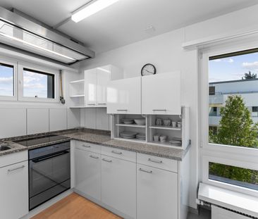 Möblierte 1.5-Zimmer-Wohnung mit Balkon in Dällikon Zürich - Photo 5