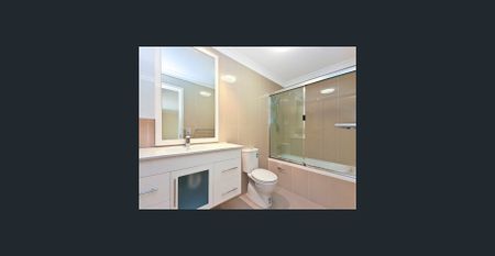 Modern One Bedroom Apartment in Prime Location - Photo 3