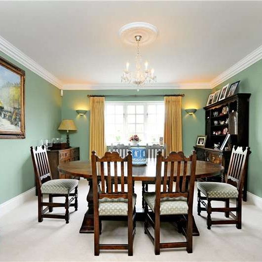 Substantial family house occupying a commanding position in Frant village - Photo 1