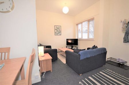 18A Holberry Gardens, Broomhall, Sheffield, S10 2FR - Photo 2