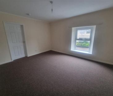 4 bedroom flat to rent - Photo 3