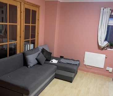 1 Bed Semi-Detached House, Southampton, SO19 - Photo 6