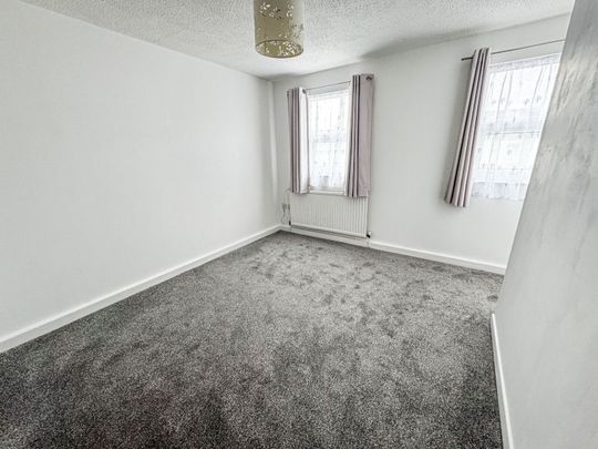 2 bedroom mid terraced house to rent, - Photo 1