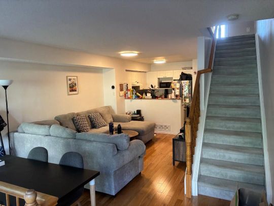 For Lease - 5 Festive Private, Carlington - Central Park, Ontario - Photo 1