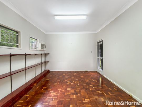 Spacious 5-Bedroom Residence in Prime St Lucia Location - Photo 1