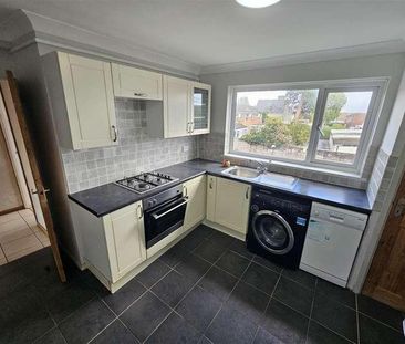 Vincent Court, Vincent Road, Lower Ely, Cardiff, CF5 - Photo 4