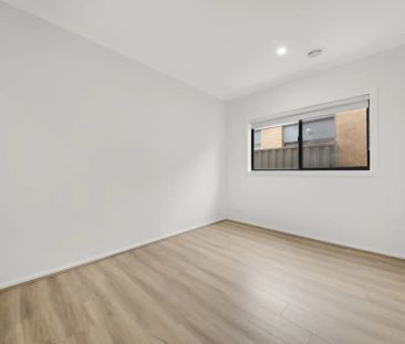 “A Beautiful house available for lease!” - Photo 2