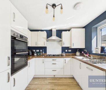 4 bedroom detached house to rent - Photo 2