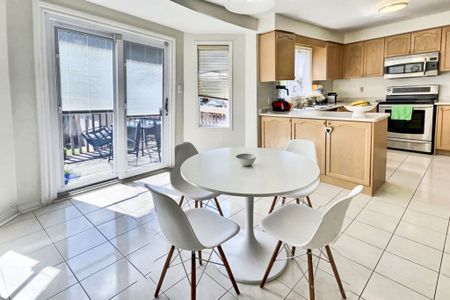 For Lease - 920 College Manor Drive, Newmarket, Ontario - Photo 4