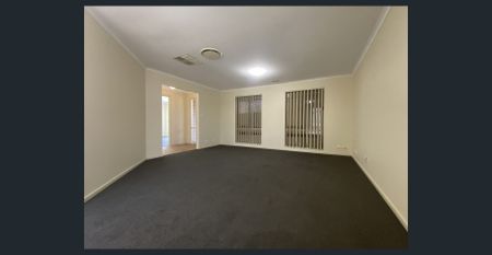 Executive Family Living in Craigmore - Photo 4