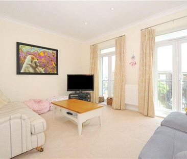 4 bedroom terraced house to rent - Photo 3