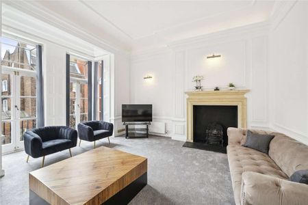 A stunning first and second floor duplex apartment situated in a prestigious Mayfair street. - Photo 5