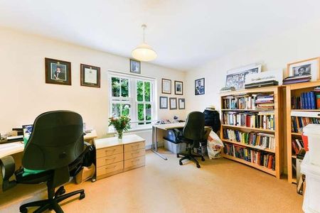 Netherne Drive, Coulsdon, CR5 - Photo 4