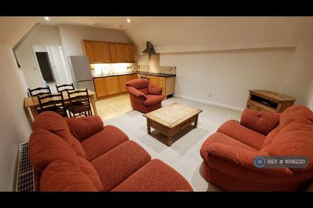 2 bedroom semi-detached house to rent - Photo 3