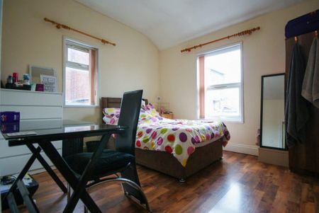 3 bedroom terraced house to rent - Photo 3