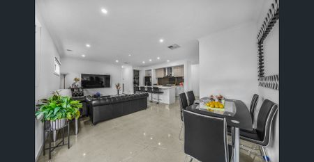 Park Facing Upgraded Home with Two Ensuites! - Photo 5