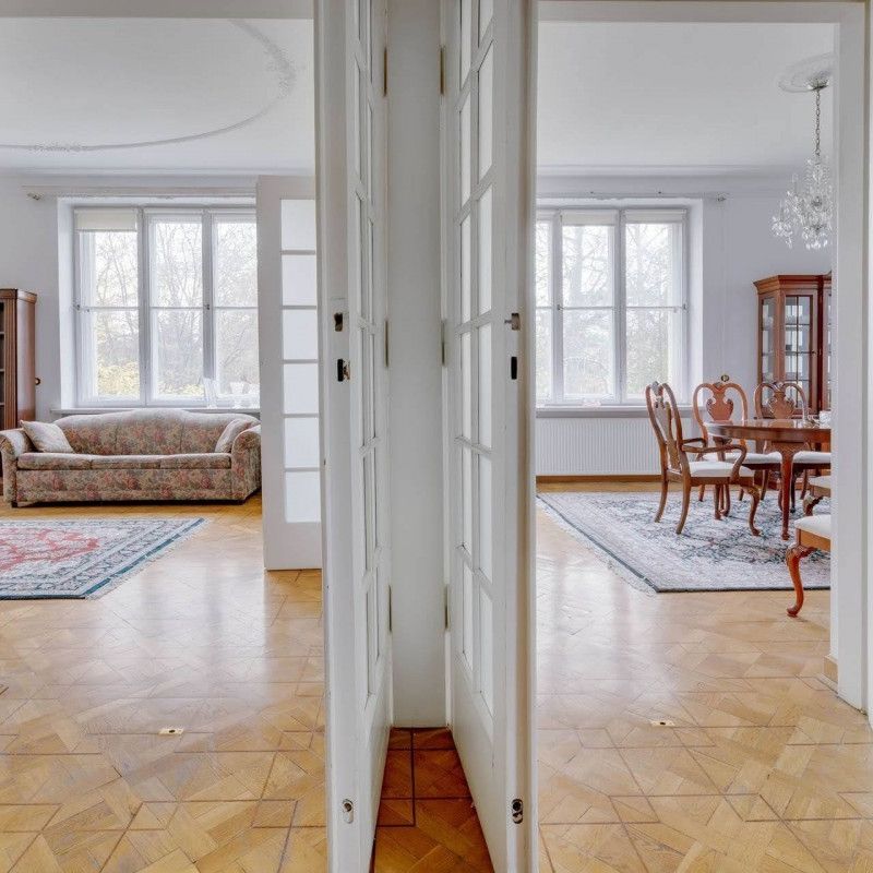 Reprezentacyjny apartament w zabytkowej kamienicy - Фото 1