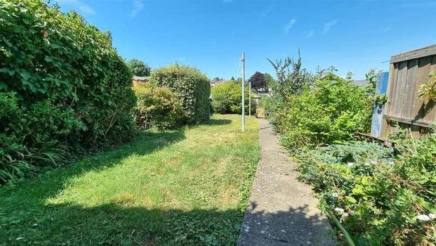 Coronation Avenue, Bath, BA2 - Photo 1