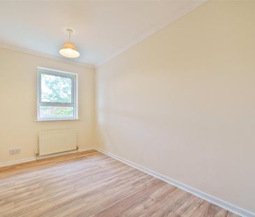 3 bedroom end of terrace house to rent - Photo 5