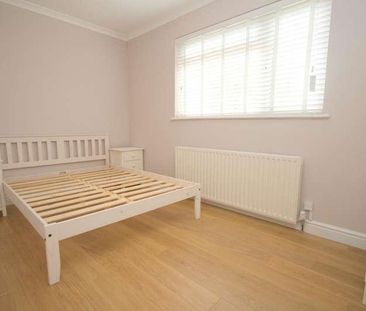 Woodlands Road, Epsom, KT18 - Photo 3