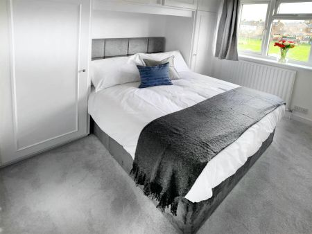 2 Bed, House - Photo 4